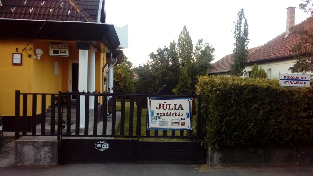 Апартаменты Julia Vendeghaz Шарошпатак Экстерьер фото